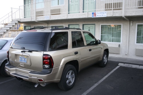 Vor dem Motel 6 Tropicana